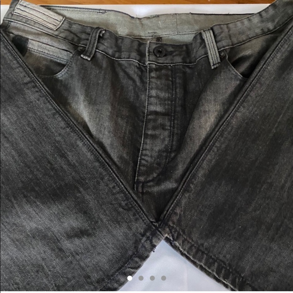 NEVER WORN SEAN JOHN BLACK AND GRAY JEANS